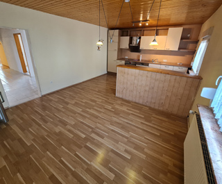 EG Küche Bild2 Blick EBK